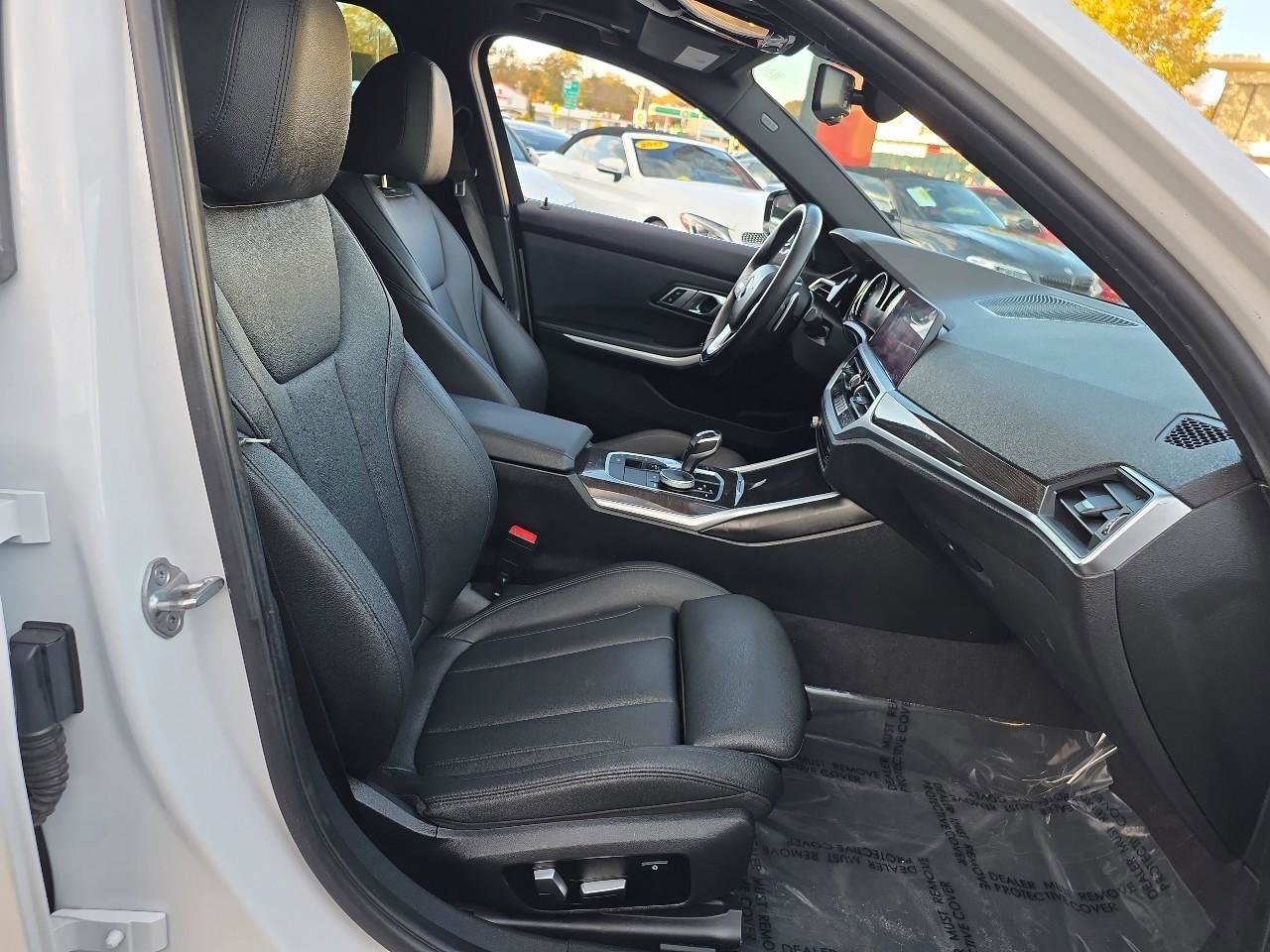 Used 2019 BMW 330i xDrive Sedan w/ Driving Assistance Package image 26