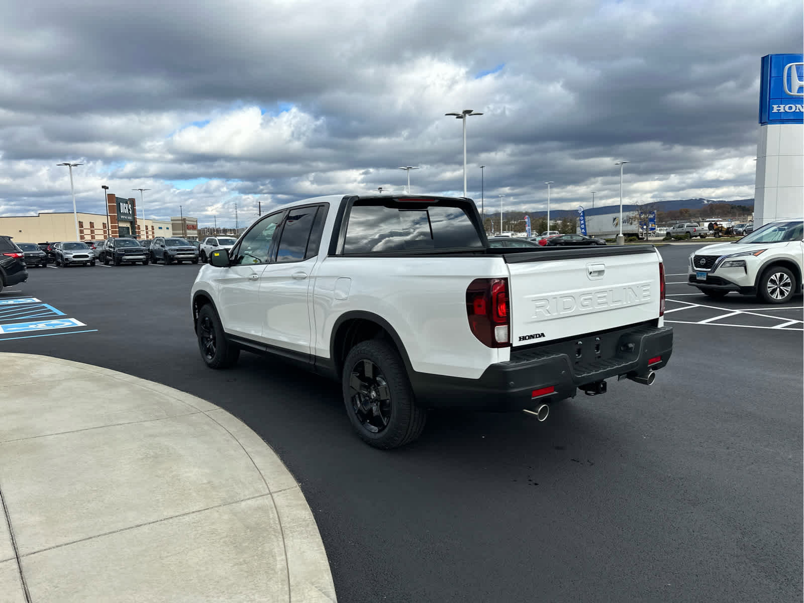 New 2026 Honda Ridgeline Black Edition image 7