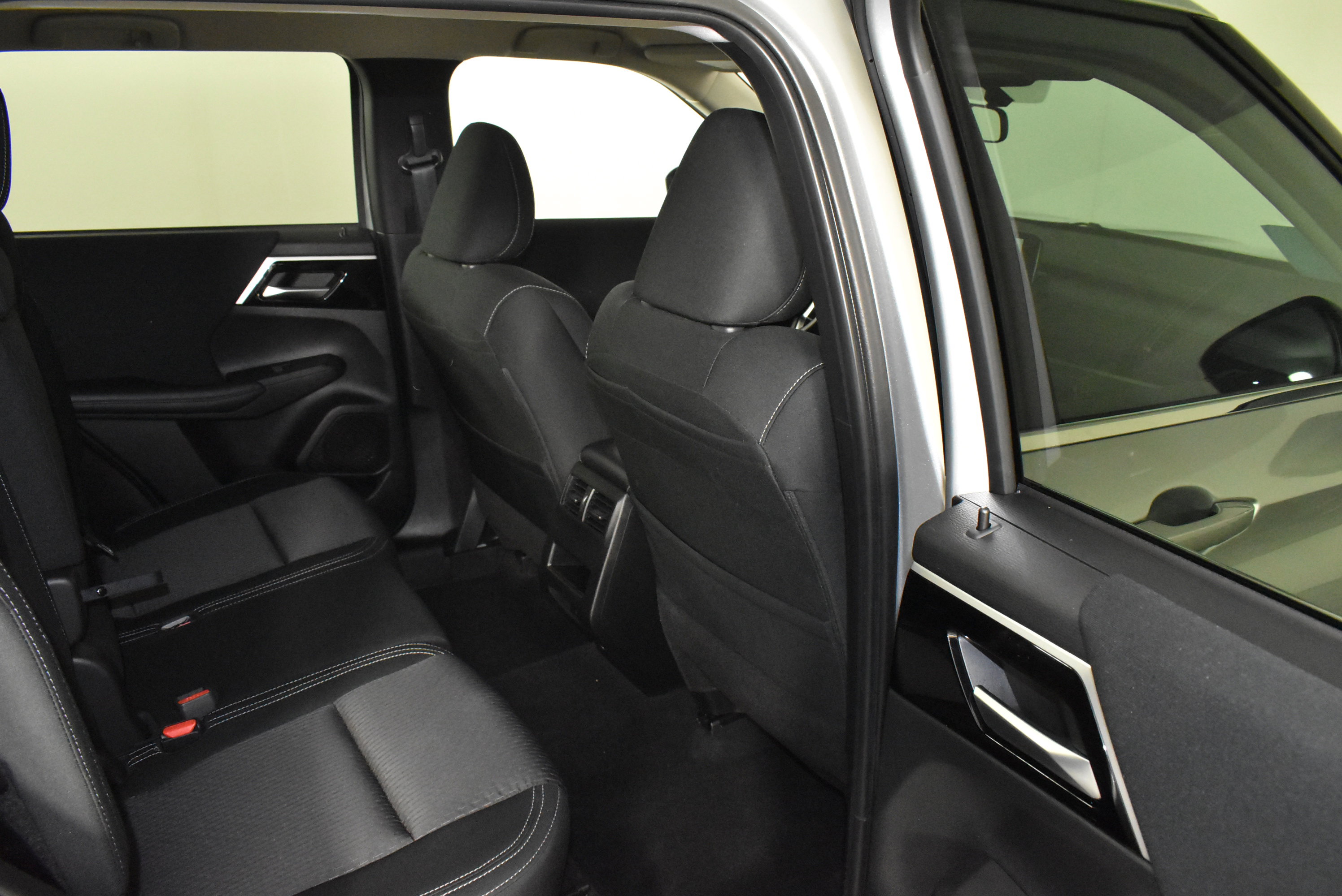 Used 2024 Mitsubishi Outlander ES image 44