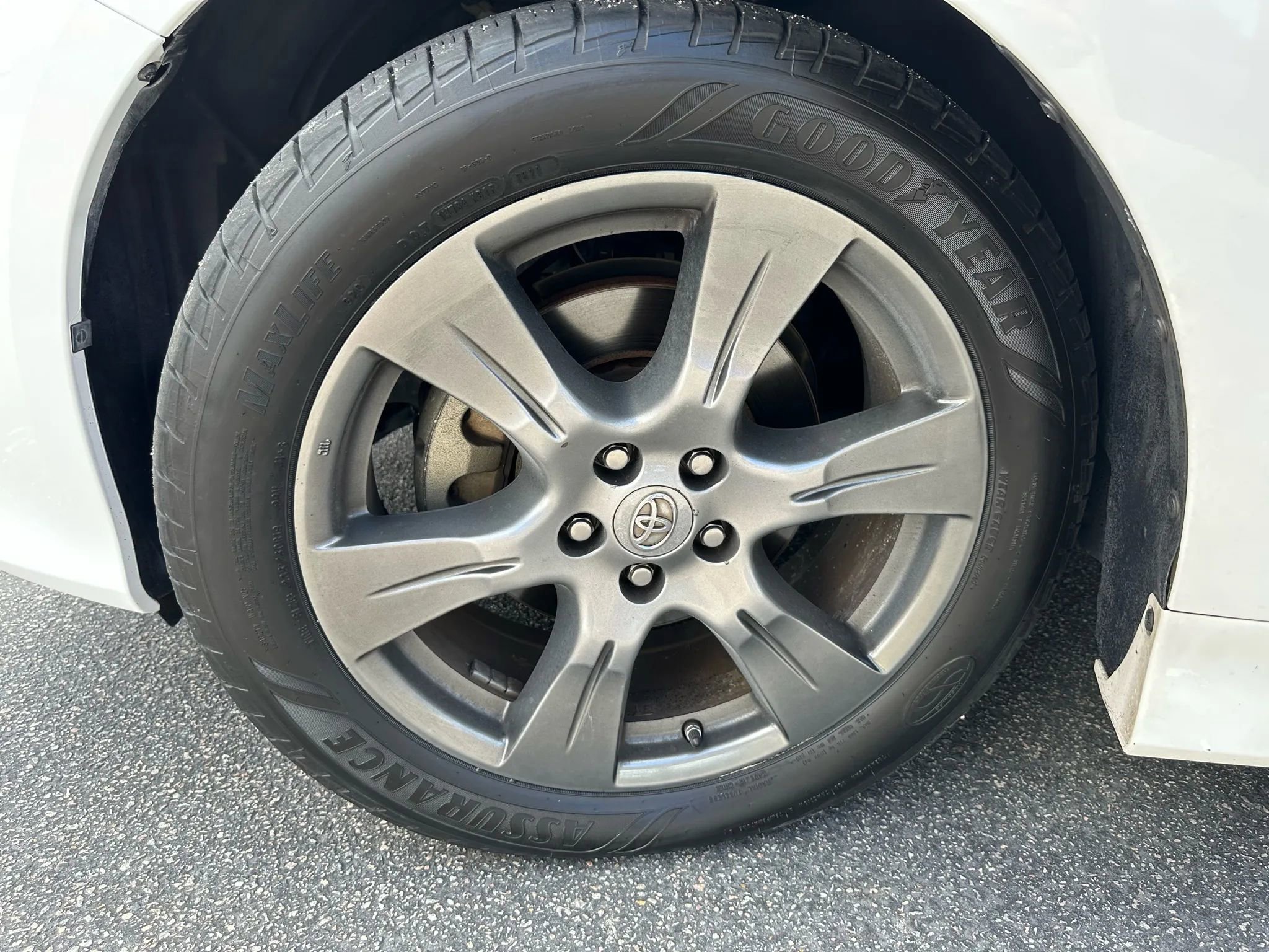 Used 2017 Toyota Sienna SE image 33