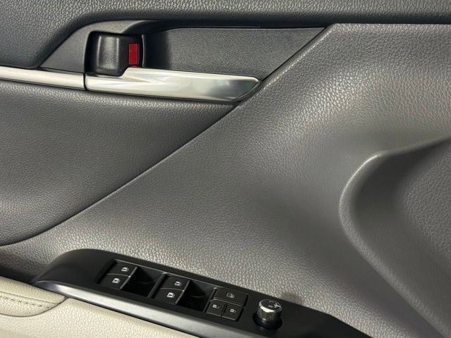 Used 2019 Toyota Camry XLE w/ Driver Assist Package FWD image 18