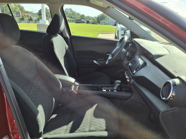Used 2024 Nissan Kicks SV w/ Interior Electronics Package FWD image 22