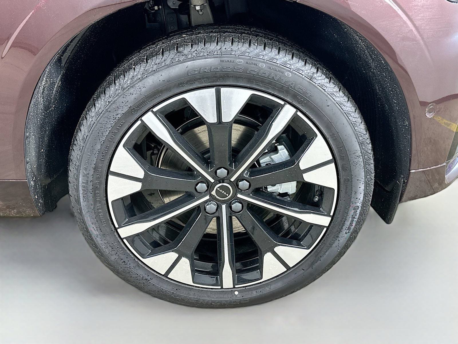 New 2026 Volvo XC60 B5 Plus w/ Protection Package Premier AWD/4WD image 10