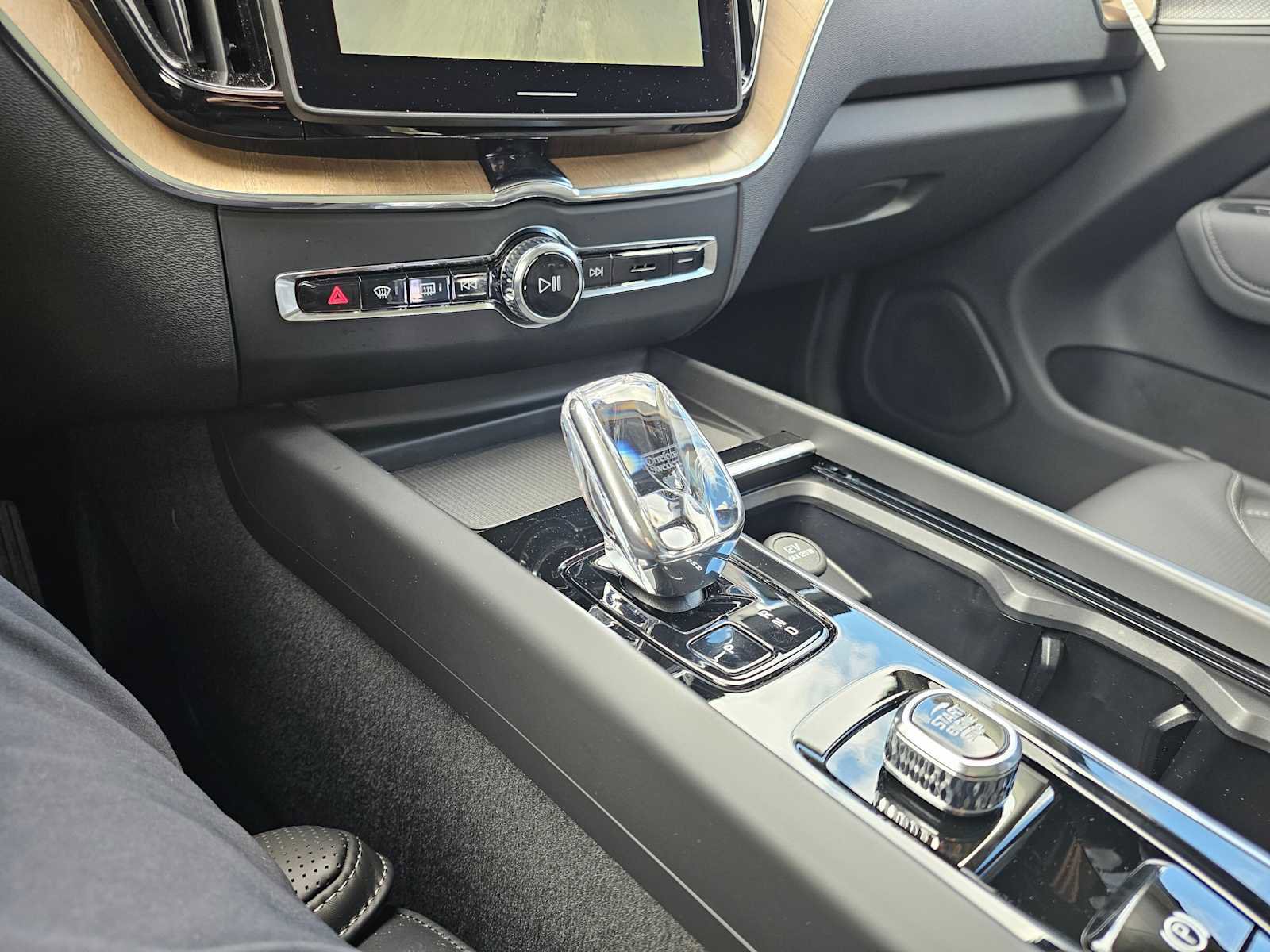 Used 2026 Volvo XC60 B5 Ultra w/ Protection Package Premier AWD/4WD image 27