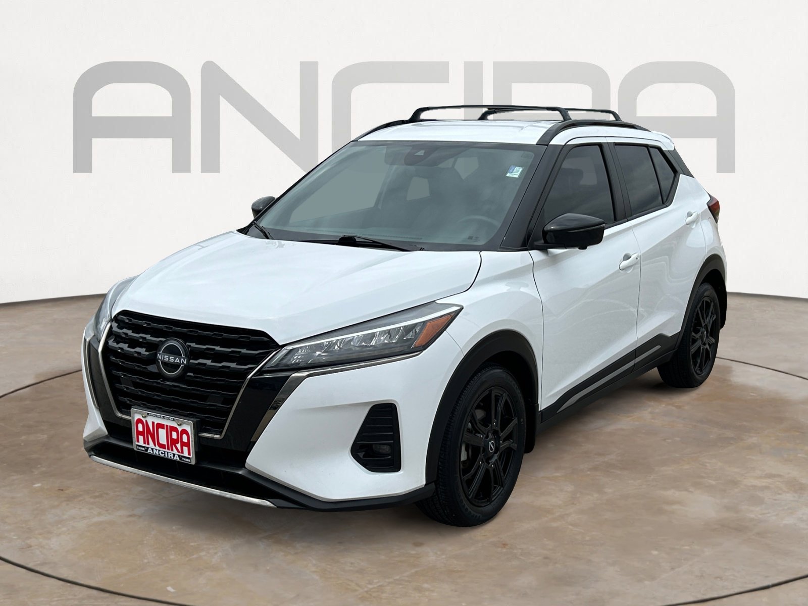 Used 2024 Nissan Kicks SR w/ SR Premium Package FWD image 6