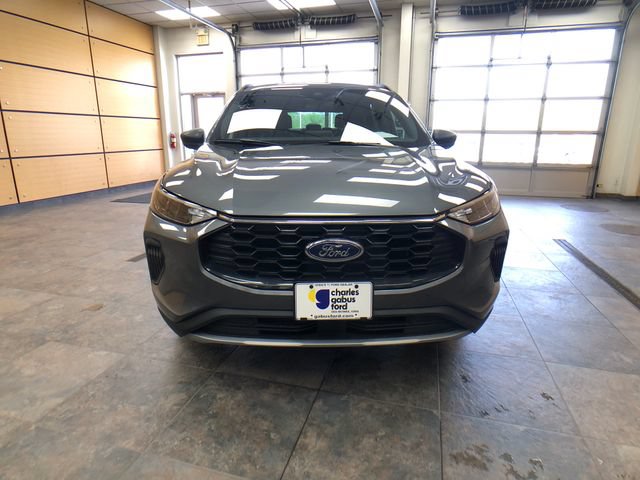 Certified 2025 Ford Escape ST-Line FWD image 2