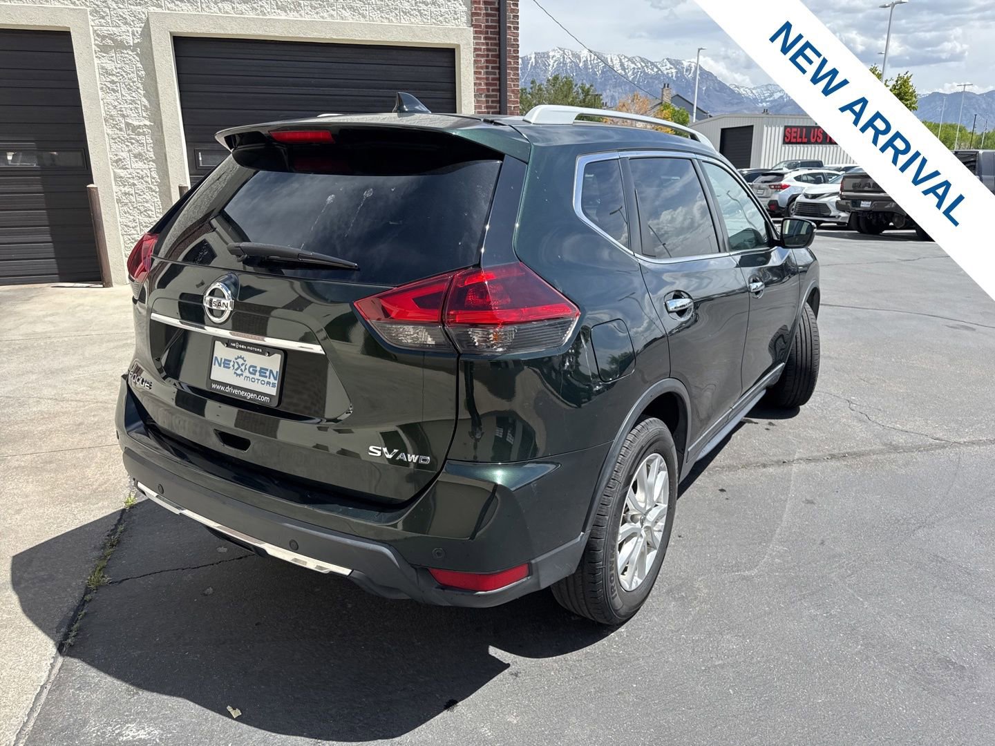 Used 2020 Nissan Rogue SV image 7