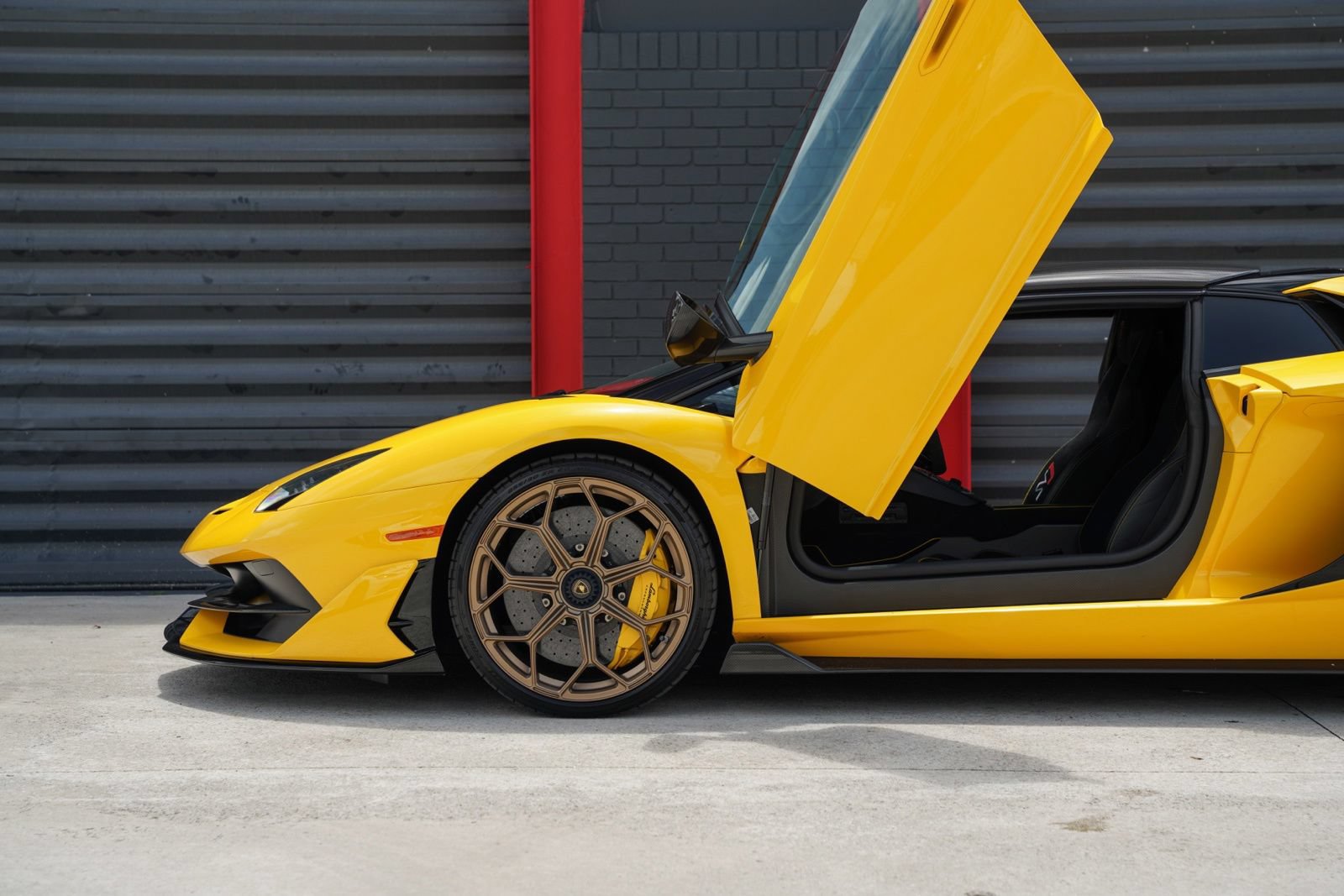 Used 2021 Lamborghini Aventador SVJ AWD/4WD image 35