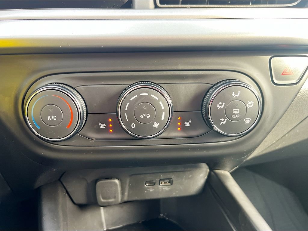 Used 2024 Chevrolet Trax RS FWD image 20