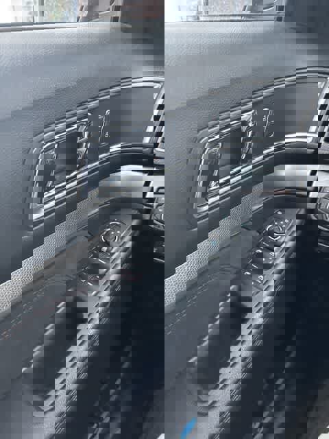 Used 2019 Ford Explorer XLT w/ Equipment Group 202A image 17