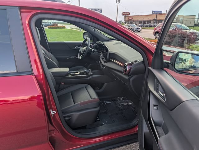 Used 2026 Chevrolet Equinox RS FWD image 3