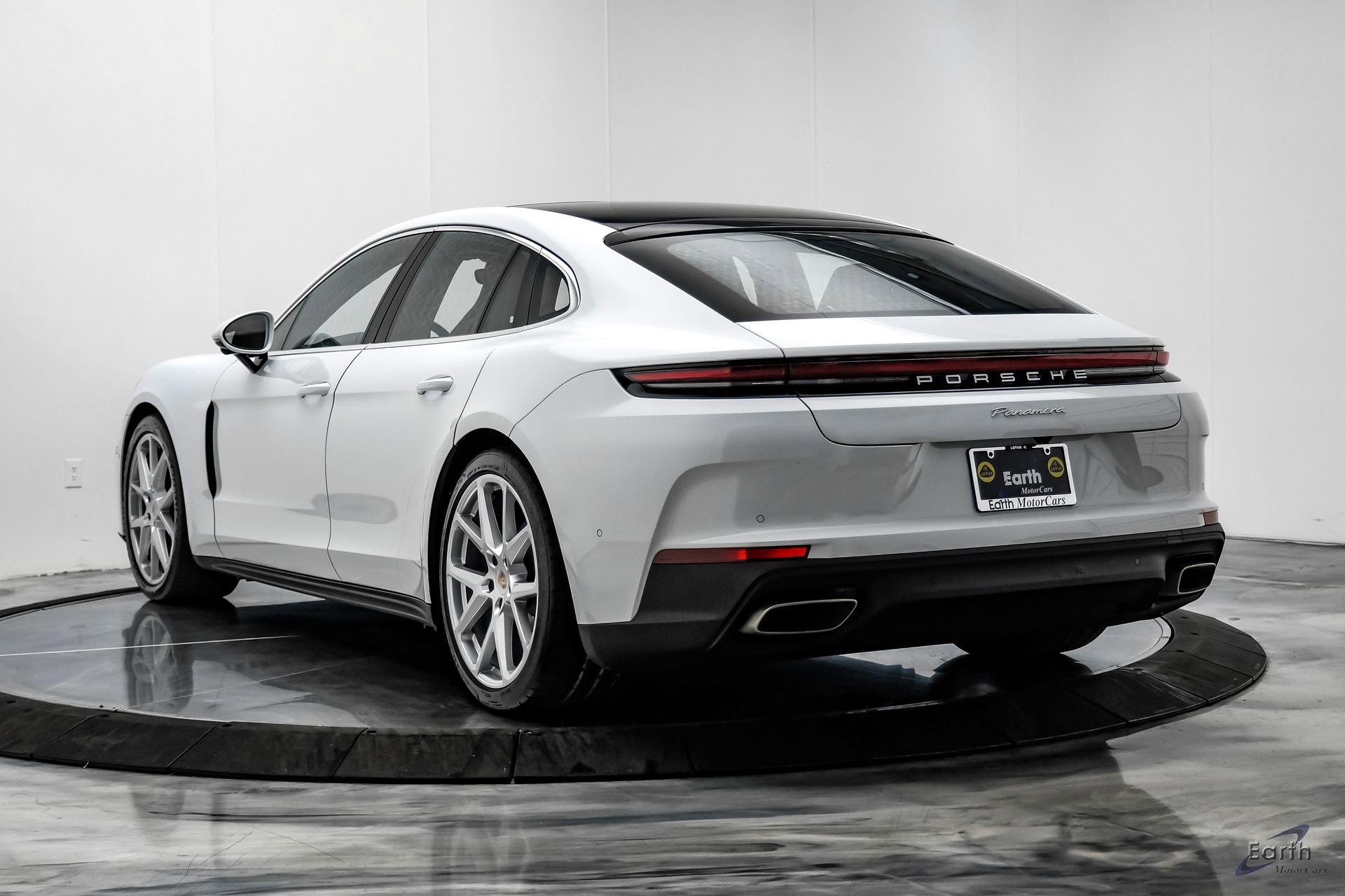 Used 2025 Porsche Panamera w/ Premium Package RWD image 11