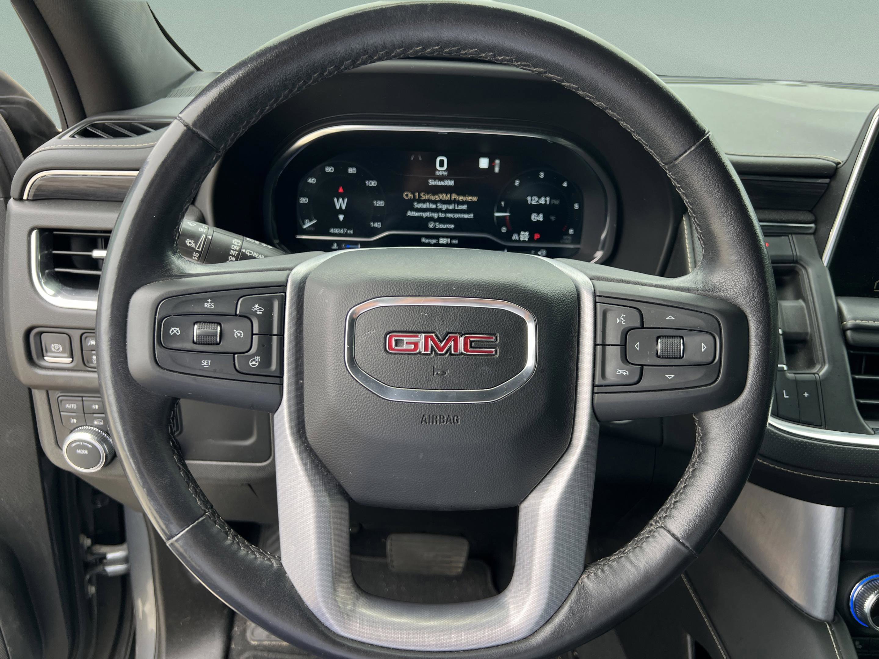 Used 2022 GMC Yukon XL SLT w/ SLT Luxury Package AWD/4WD image 15