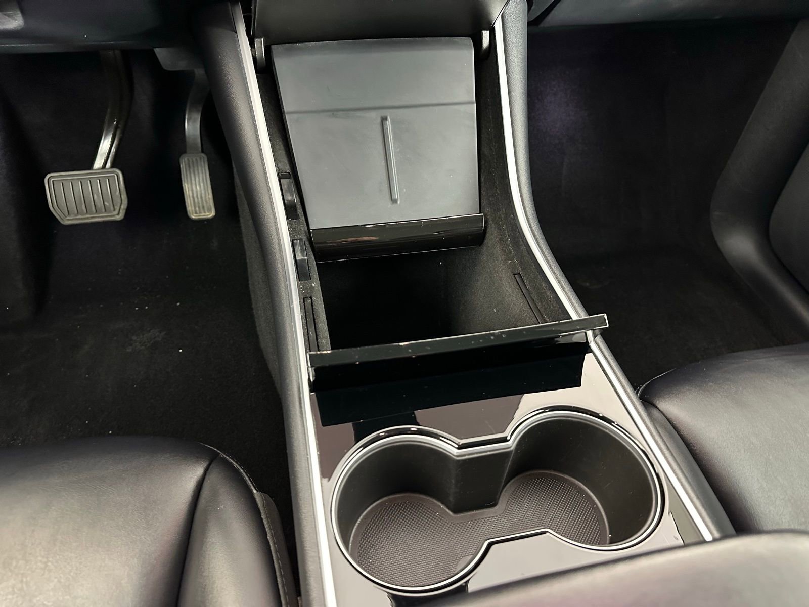 Used 2021 Tesla Model Y Long Range image 17