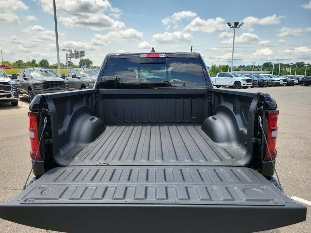 New 2026 RAM 1500 Express AWD/4WD image 6