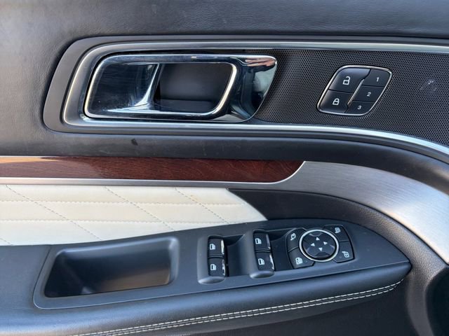 Used 2017 Ford Explorer Platinum image 4
