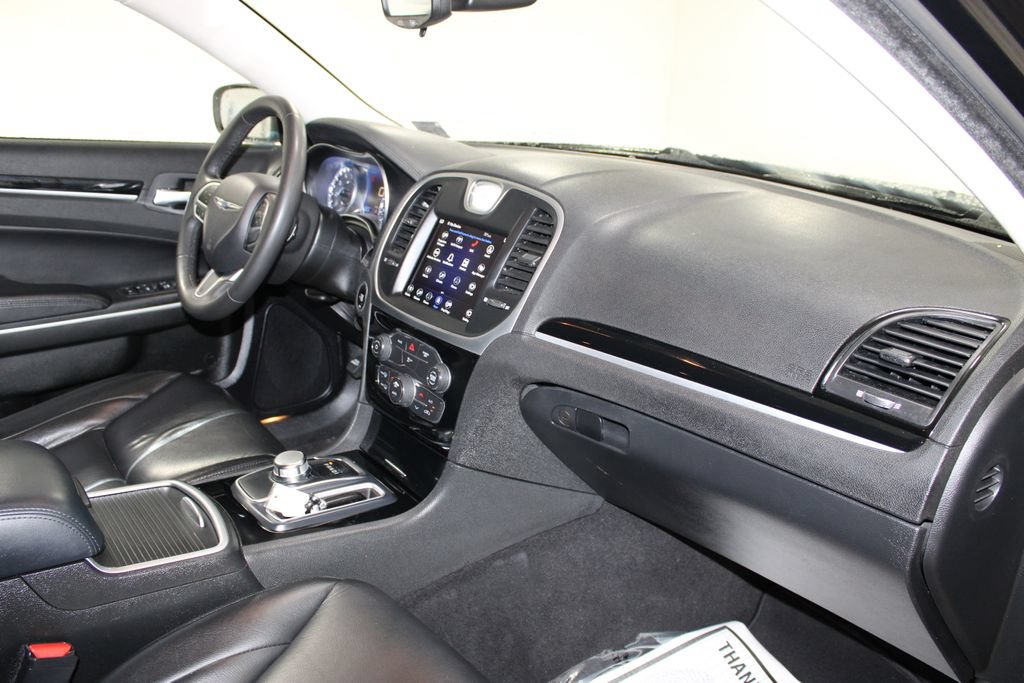 Used 2023 Chrysler 300 Touring AWD/4WD image 26