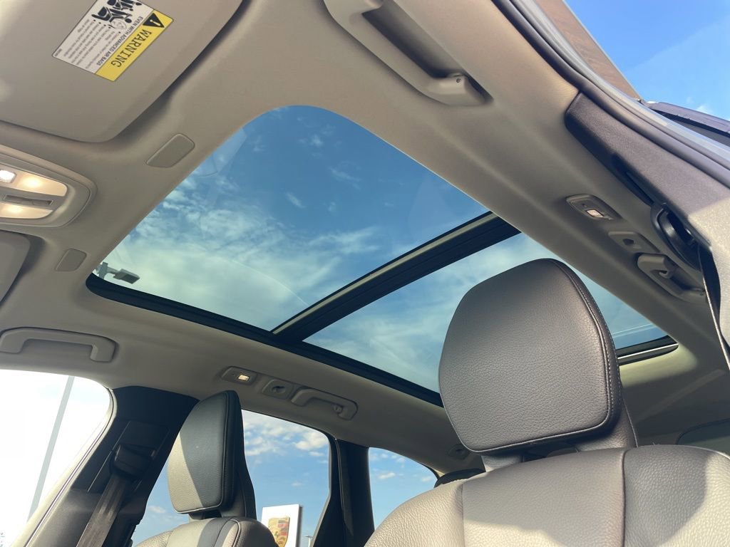 Certified 2023 Volvo XC60 B5 Plus w/ Climate Package image 21