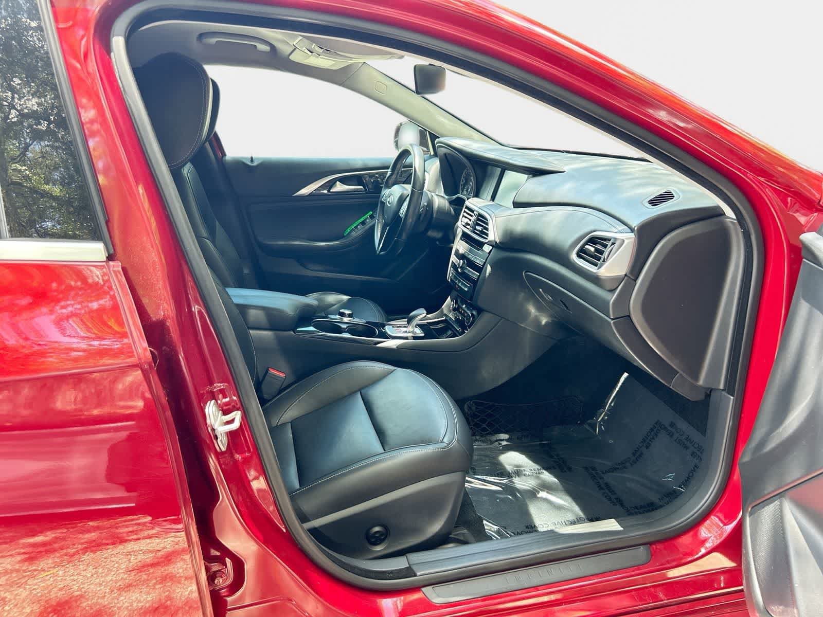 Used 2018 INFINITI QX30 FWD image 14