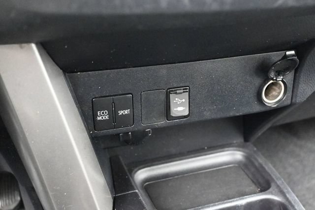 Used 2018 Toyota RAV4 LE w/ All Weather Liner Package AWD/4WD image 23