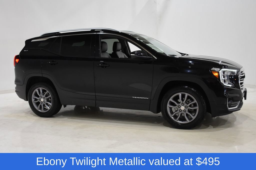 Used 2023 GMC Terrain SLT image 3