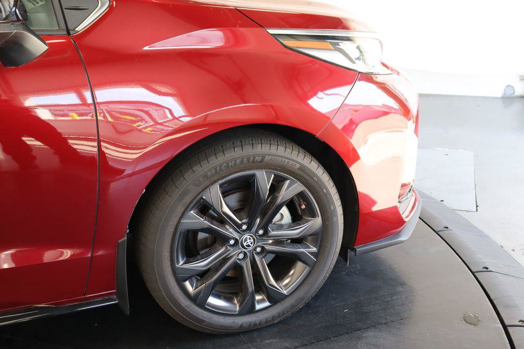 Used 2023 Toyota Sienna XSE w/ XSE Plus Package FWD image 13