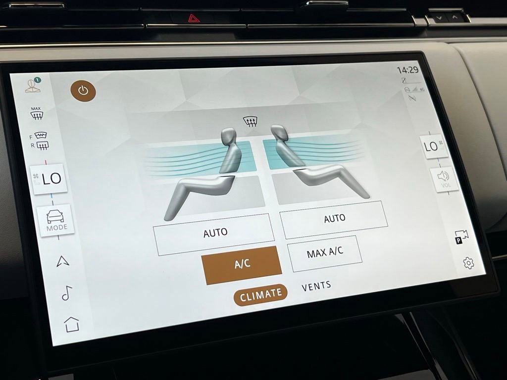 Used 2025 Land Rover Range Rover Sport Dynamic SE AWD/4WD image 25
