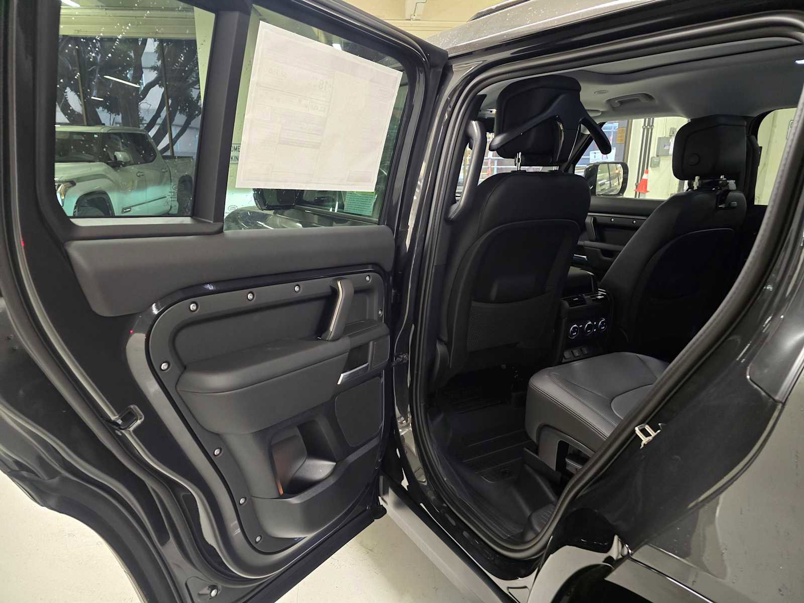 New 2026 Land Rover Defender 130 X-Dynamic SE image 17