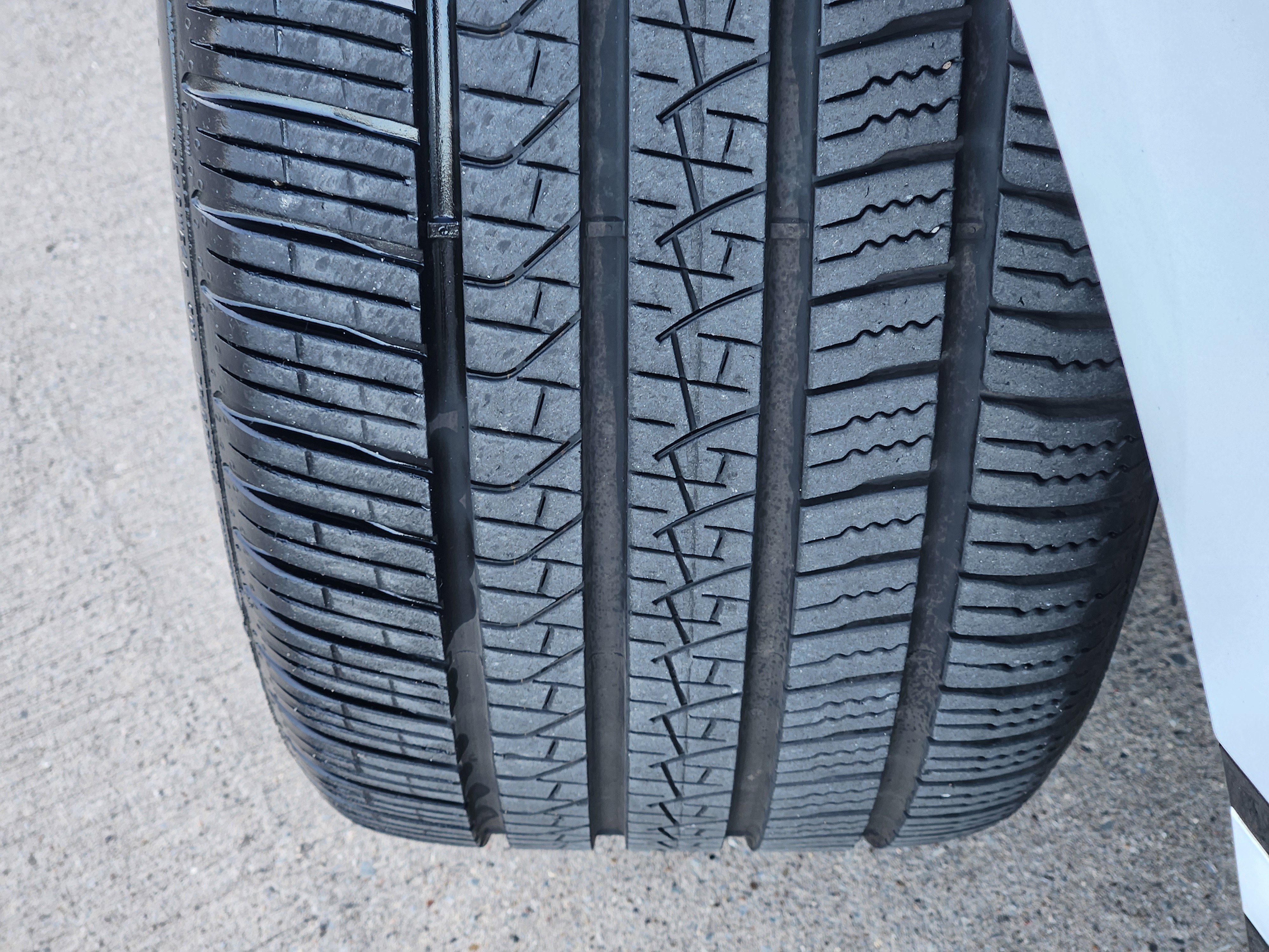 Certified 2024 Land Rover Range Rover Velar Dynamic SE image 12