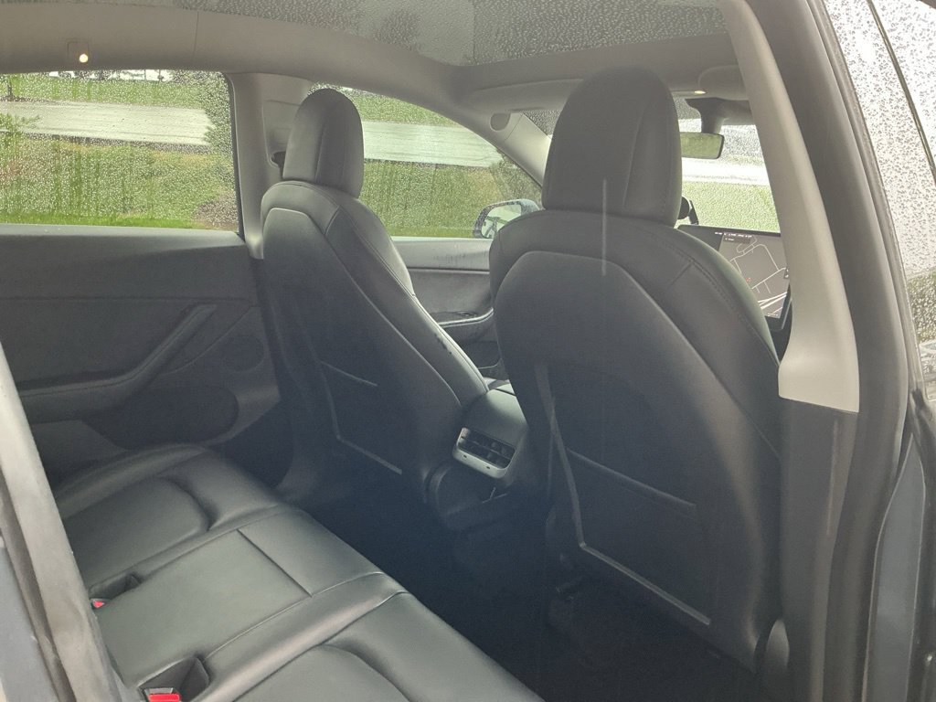 Used 2021 Tesla Model Y Long Range AWD/4WD image 29