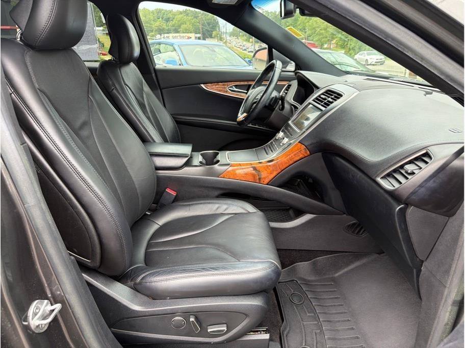 Used 2017 Lincoln MKX Reserve w/ Lincoln MKX Climate Package FWD image 14