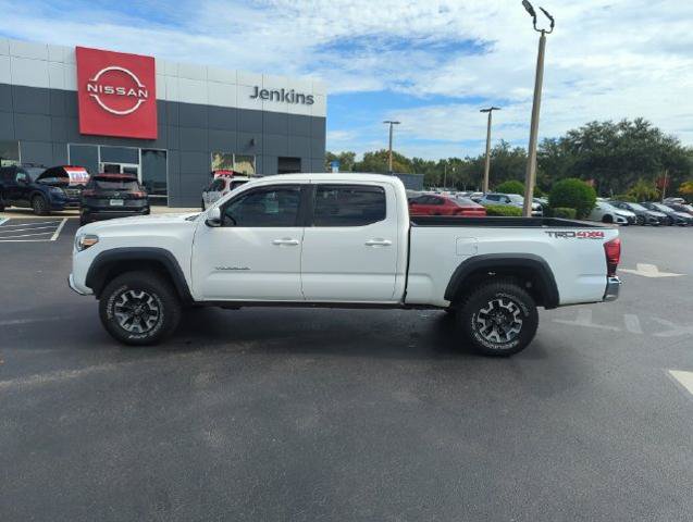 Used 2019 Toyota Tacoma TRD Off-Road AWD/4WD image 11