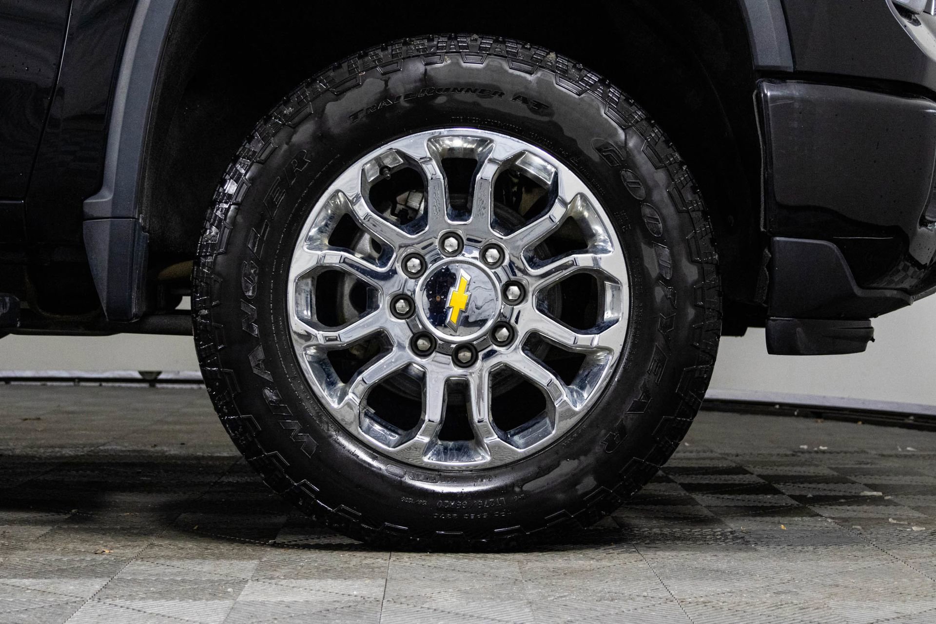 Certified 2024 Chevrolet Silverado 2500 LTZ w/ LTZ Plus Package image 44