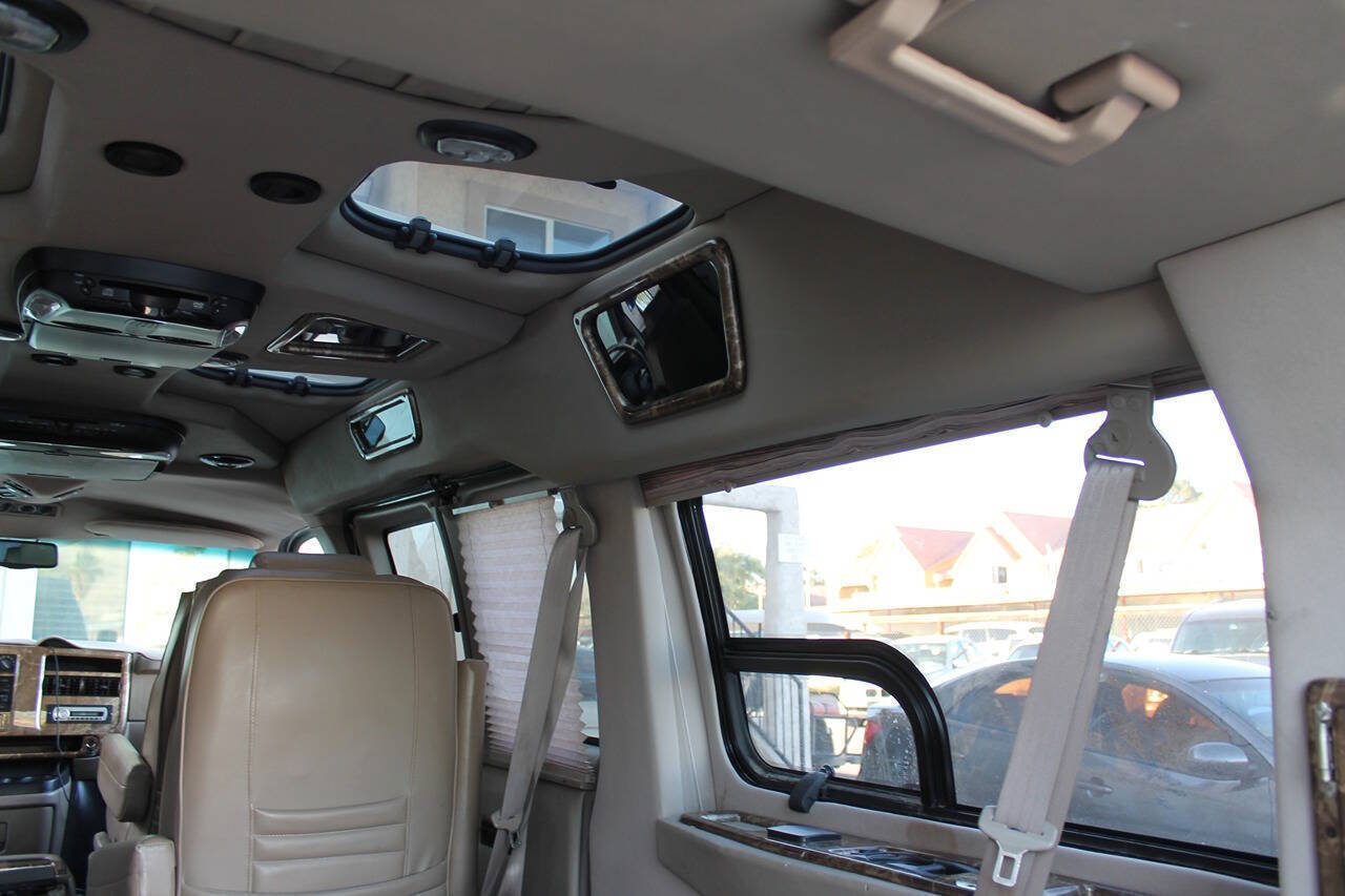 Used 2006 Chevrolet Express 1500 RWD image 39