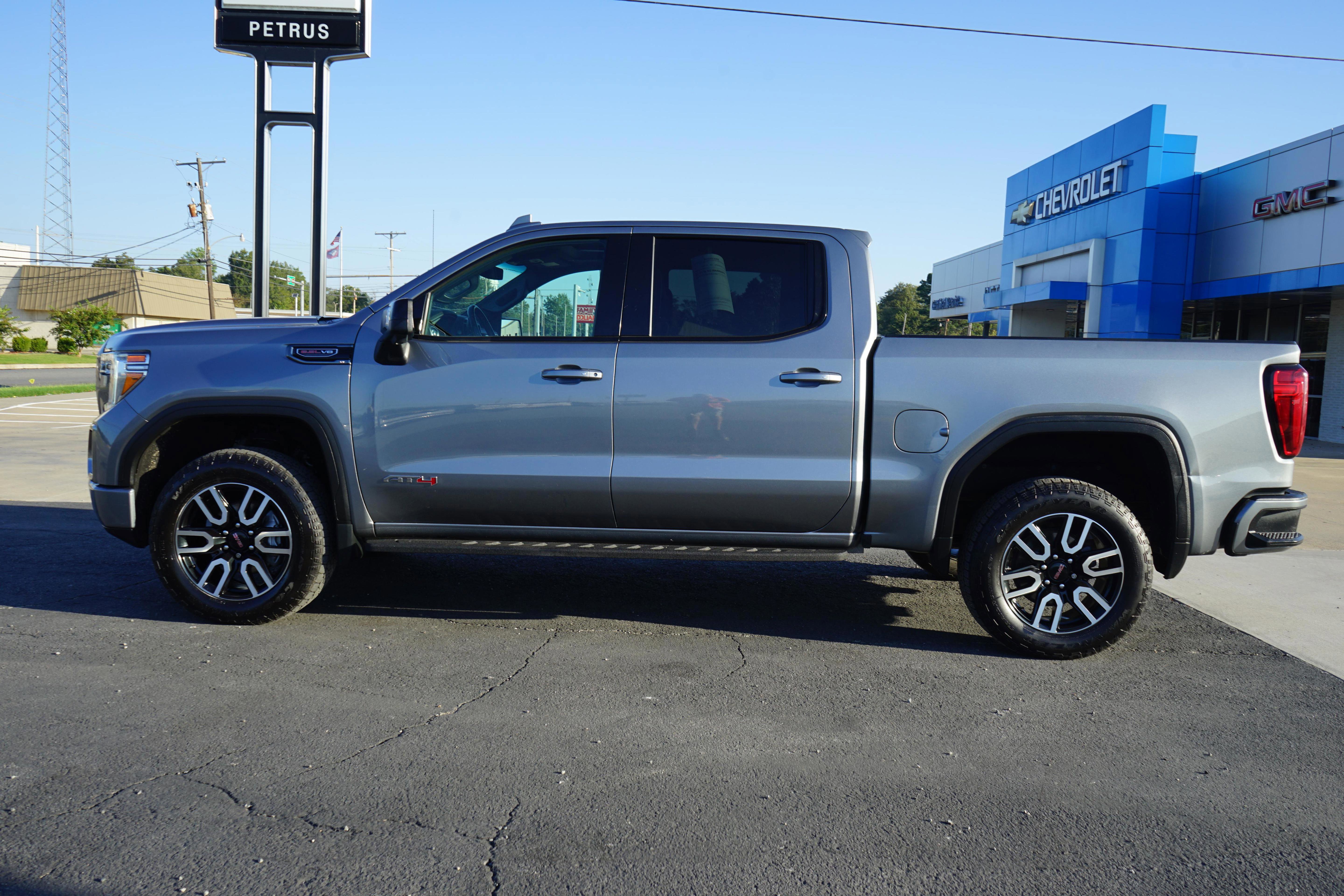 Used 2022 GMC Sierra 1500 AT4 w/ AT4 Preferred Package image 2