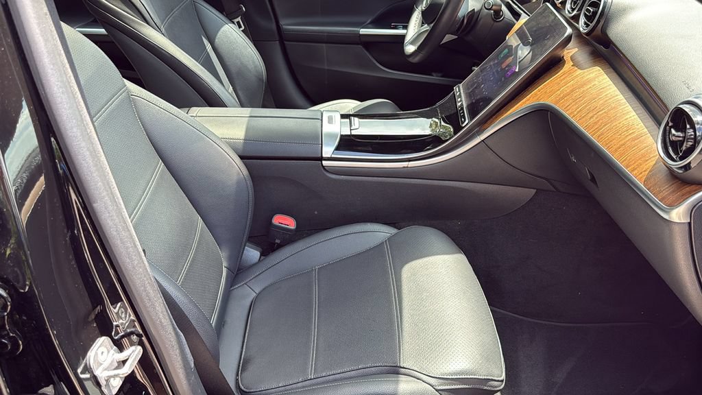 Certified 2025 Mercedes-Benz C 300 Sedan image 11