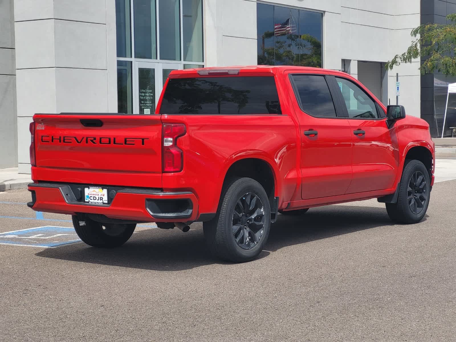 Used 2019 Chevrolet Silverado 1500 Custom w/ Infotainment Package RWD image 4