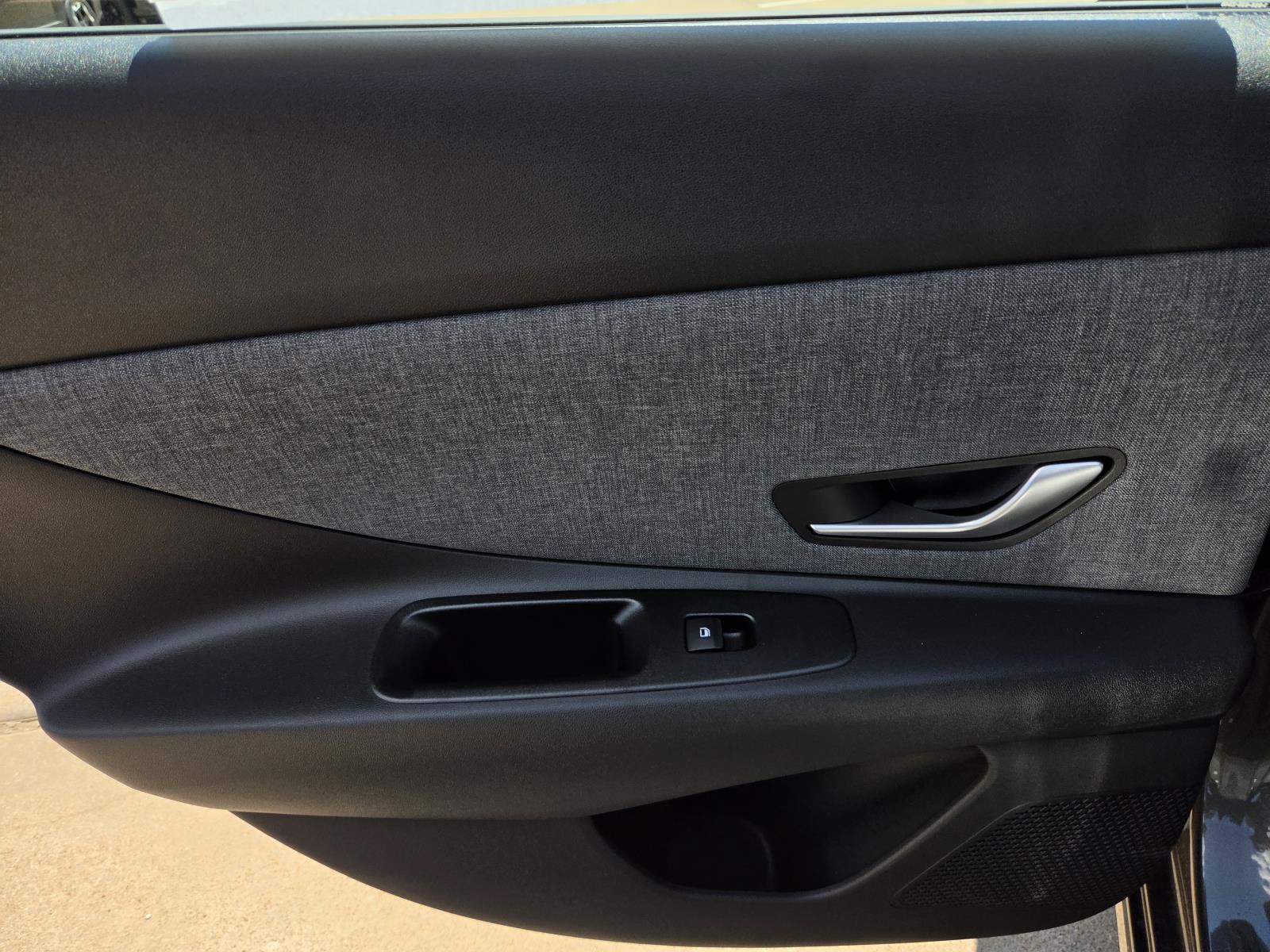 New 2026 Hyundai Elantra Limited FWD image 10