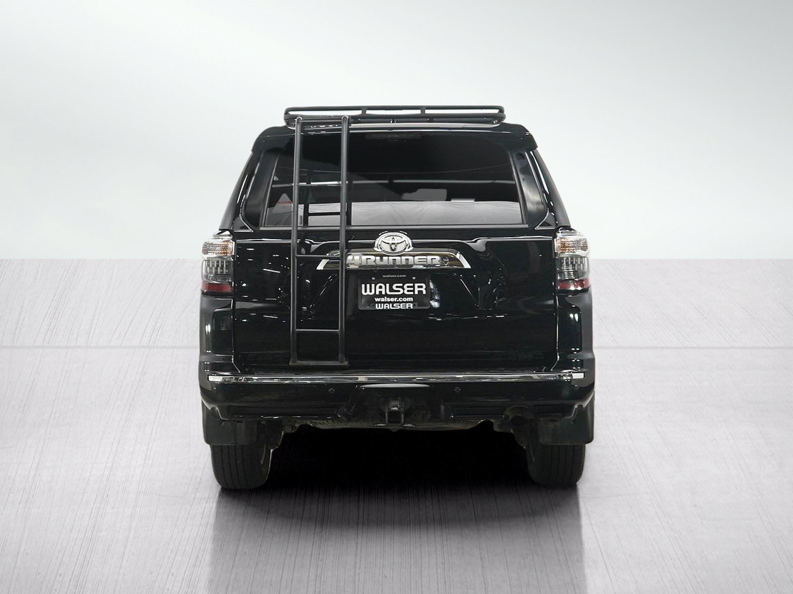 Used 2018 Toyota 4Runner Limited AWD/4WD image 4