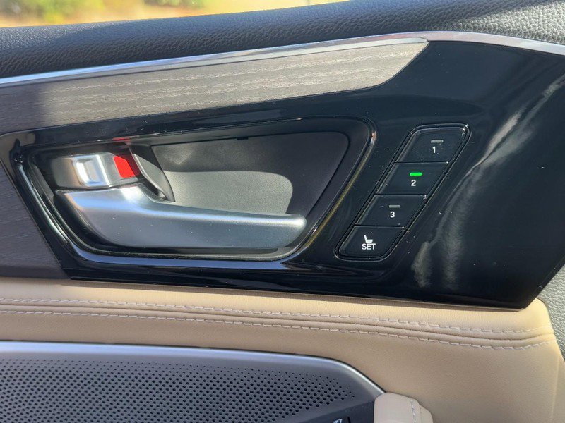 Used 2025 Acura MDX SH-AWD w/ Advance Package image 17