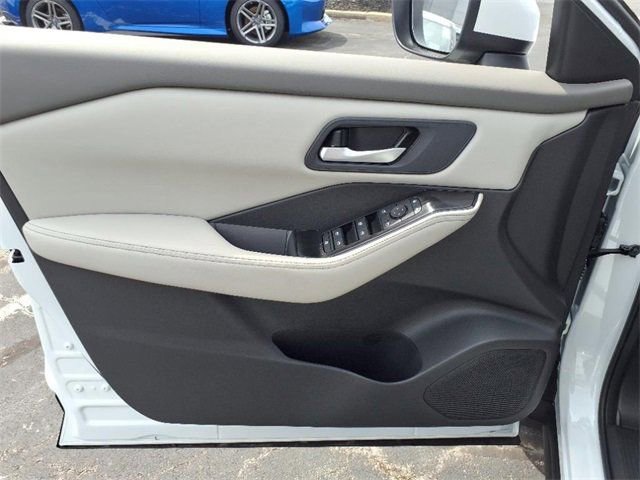 New 2025 Nissan Rogue SV image 8