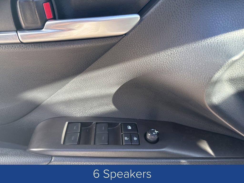 Used 2024 Toyota Camry SE image 11
