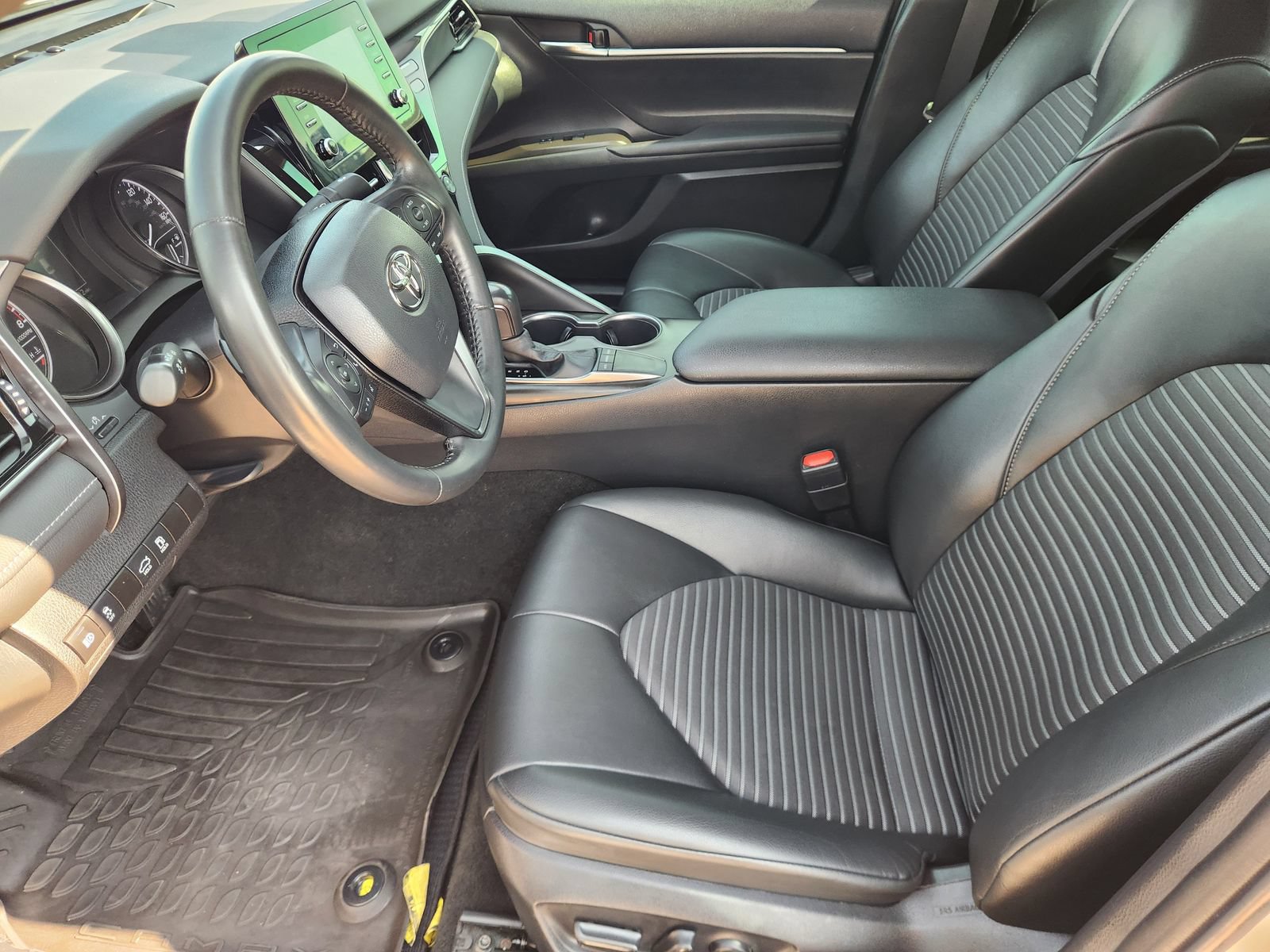 Used 2023 Toyota Camry SE w/ Convenience Package FWD image 13