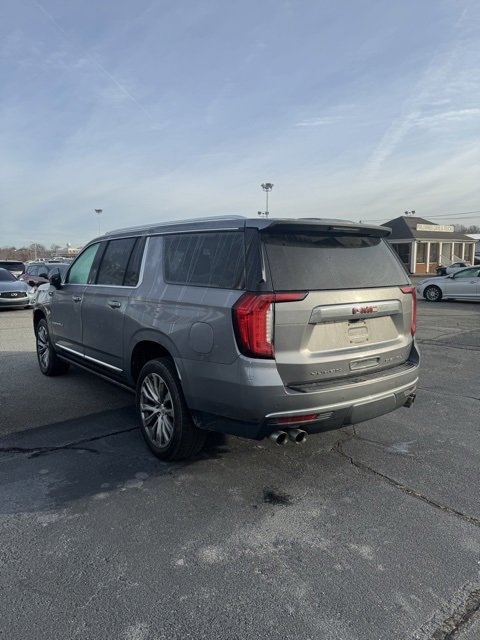 Used 2021 GMC Yukon XL Denali w/ Denali Premium Package image 5