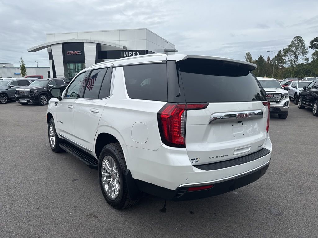 Used 2023 GMC Yukon SLT w/ SLT Premium Package image 3