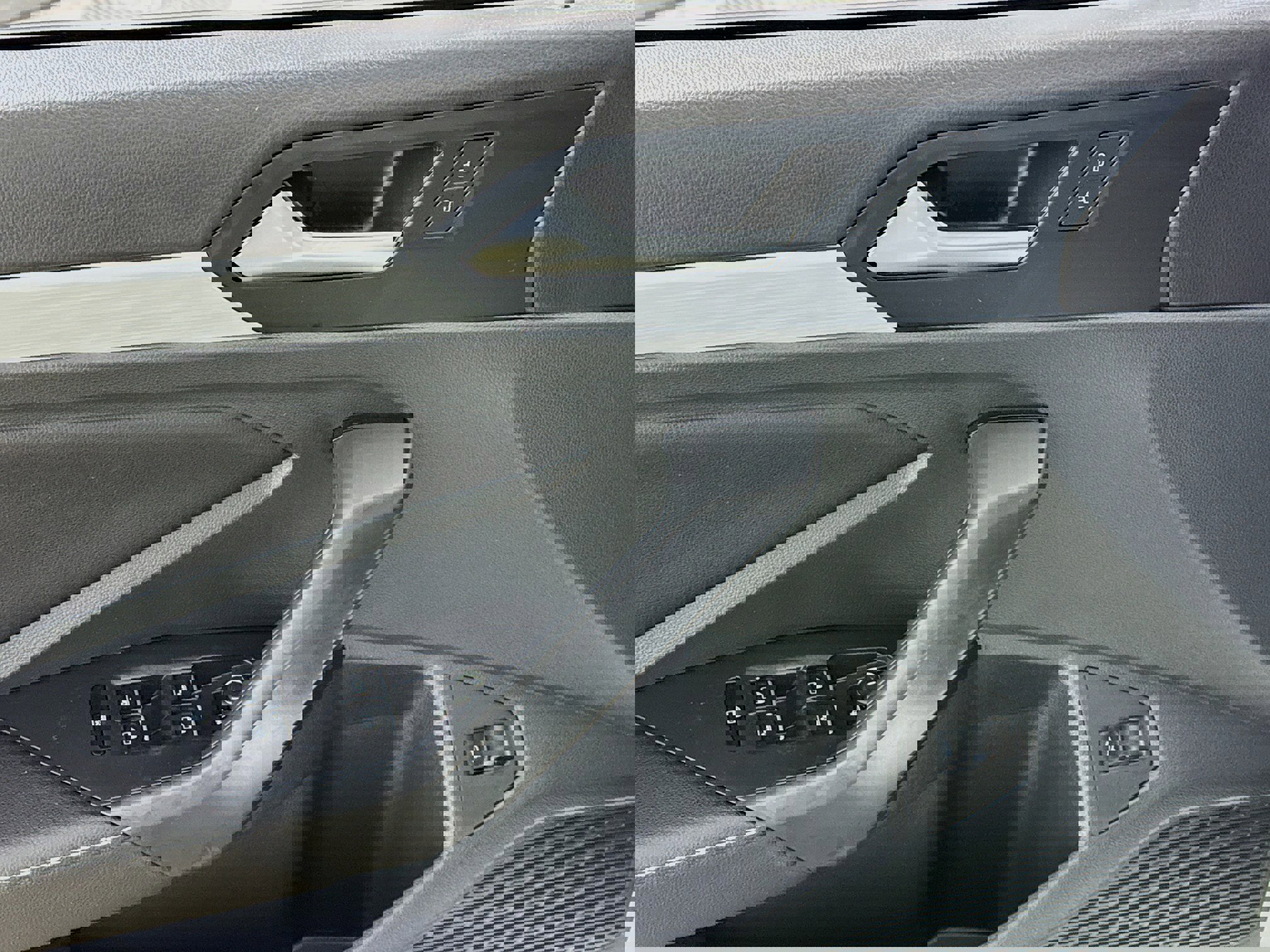 Used 2025 Volkswagen Jetta S image 18