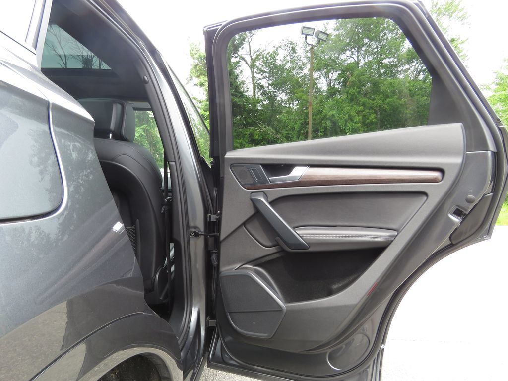 Used 2022 Audi Q5 2.0T Premium Plus AWD/4WD image 15