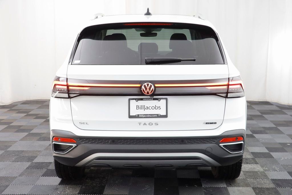 Used 2025 Volkswagen Taos SEL w/ Black Wheel Plus Package image 17