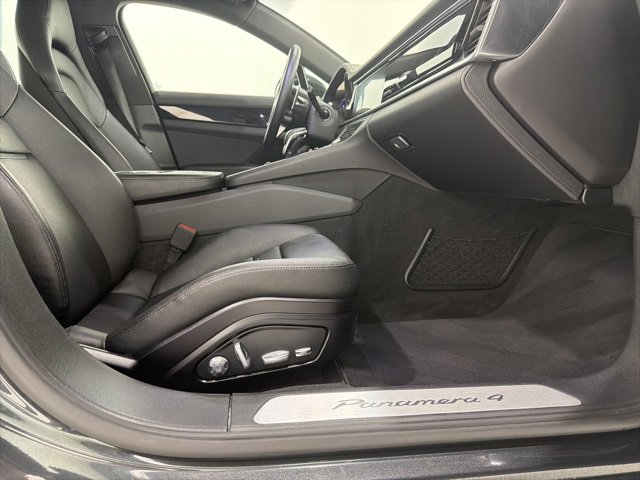Used 2018 Porsche Panamera 4 image 20