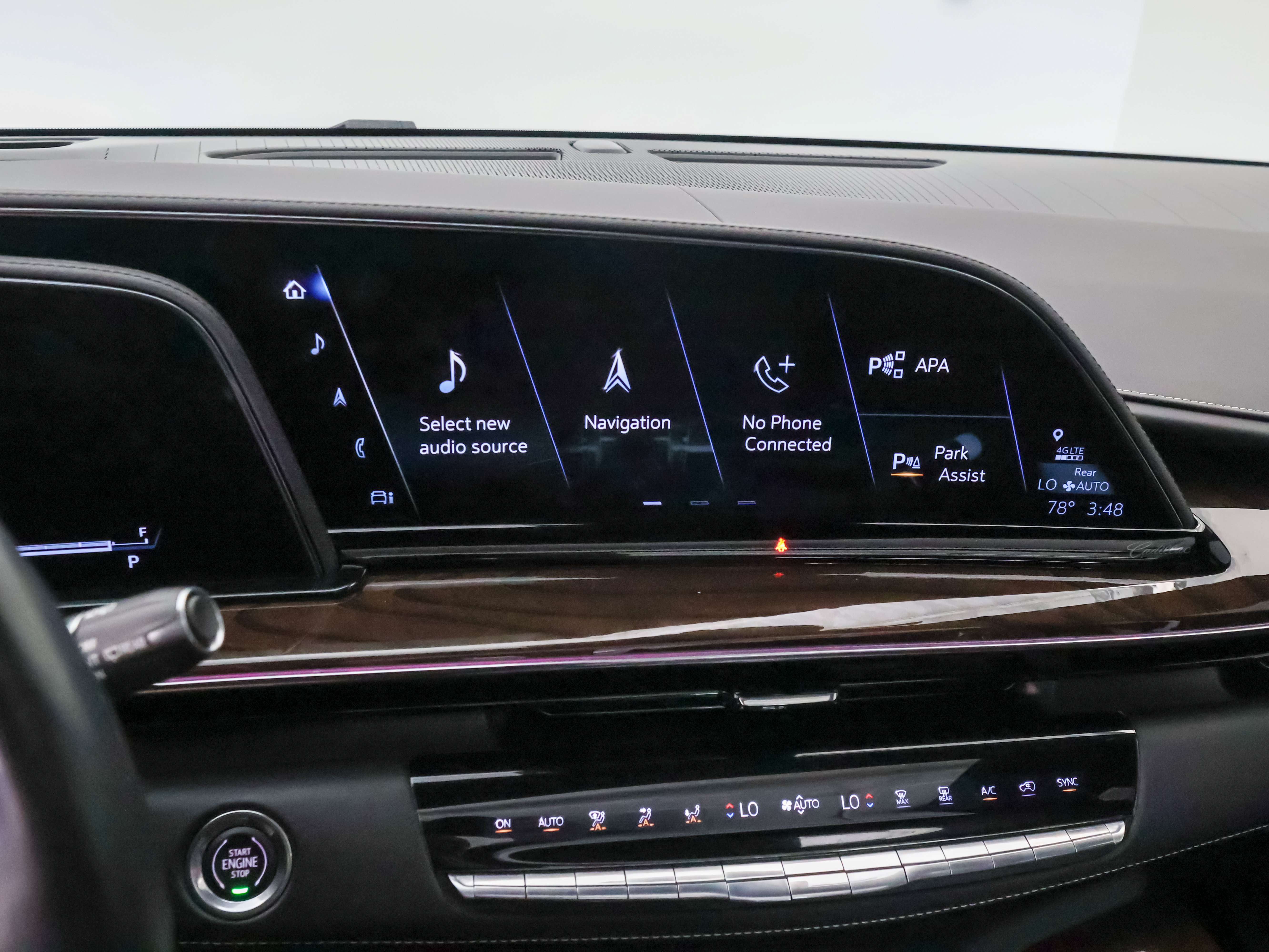 Used 2022 Cadillac Escalade Sport Platinum w/ LPO, ONYX Package AWD/4WD image 30